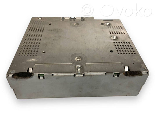 Radio / CD/DVD atskaņotājs / navigācija