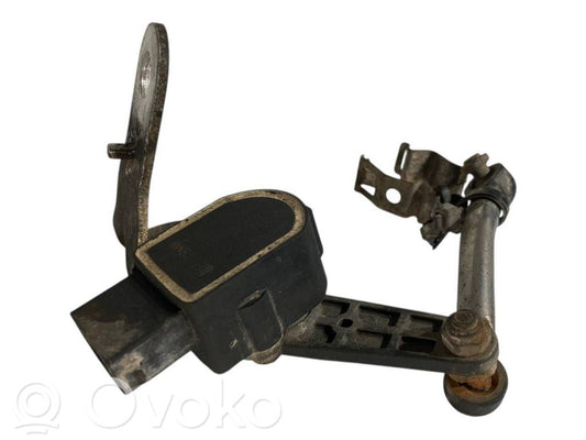 Augstuma sensors (priekšējo lukturu)