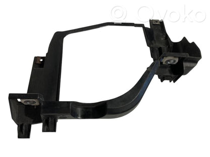 Priekšējā luktura turētājs