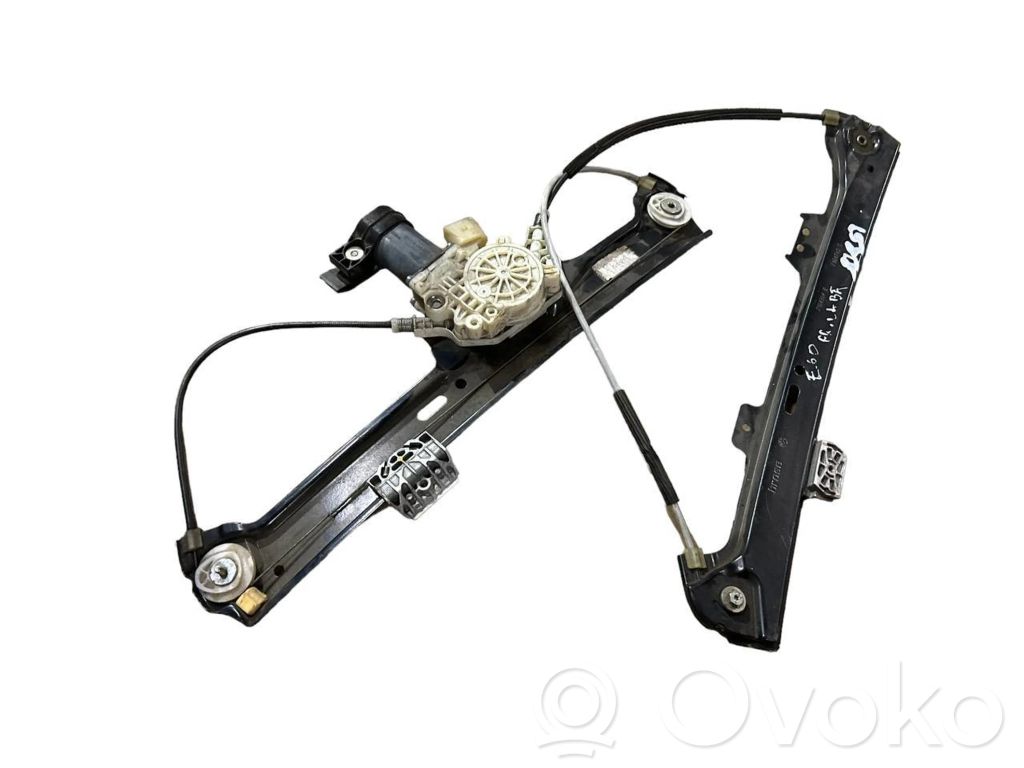 Priekšpusē loga pacēlāja motoriņš