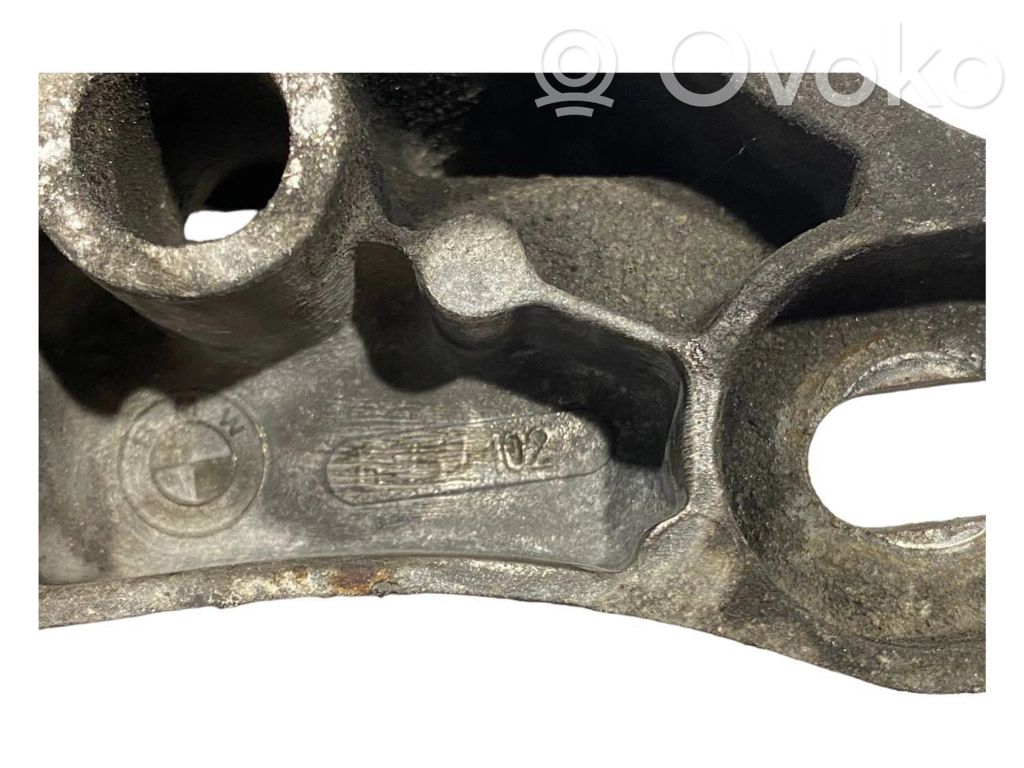 Pārnesumkārbas stiprinājuma kronšteins