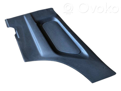 Apšuvums aizmugurējām durvīm