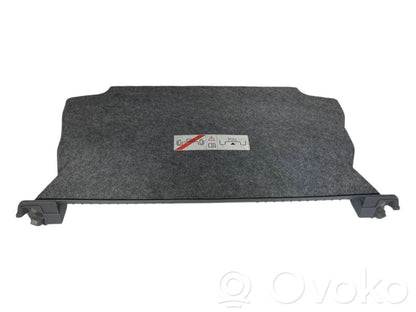 Bagāžnieka sānu apakšējās apdares panelis