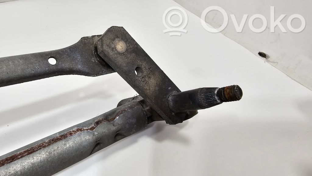 Stikla tīrītāja mehānisms (stienis)