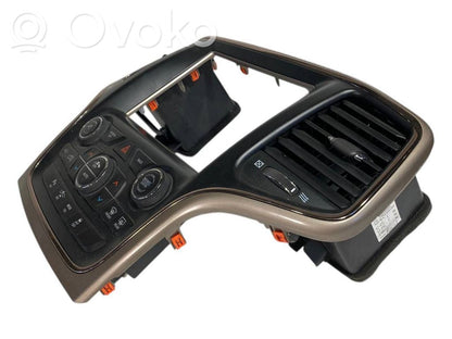 Gaisa kondicioniera / klimata kontroles / salona apsildes vadības bloks (salonā)