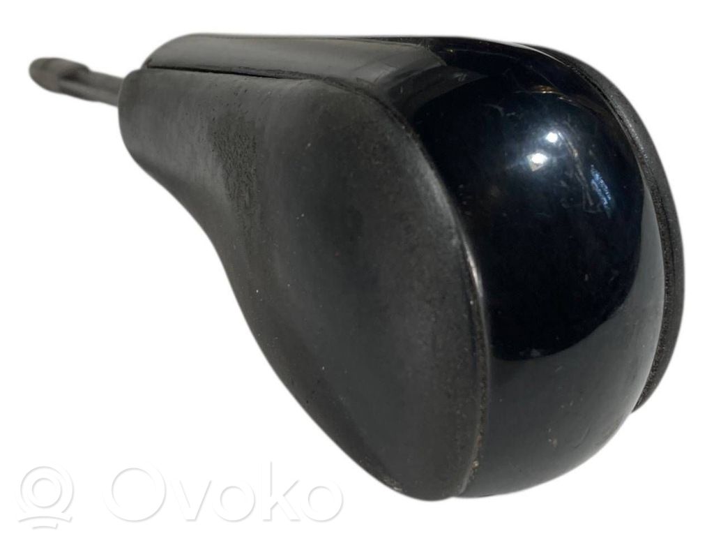 Ātrumu pārslēgšanas sviras dekoratīvā apdare (āda, uzgalis)