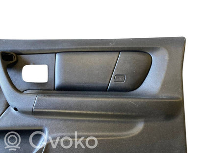 Priekšējo durvju apdare