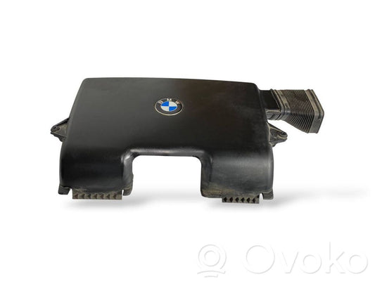 Dzinēja pārsegs (dekoratīva apdare)
