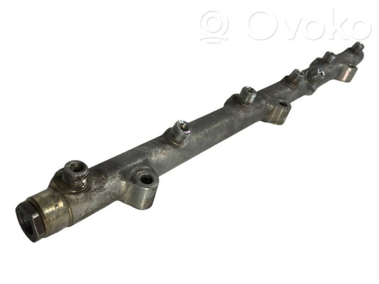 Fuel main pipe