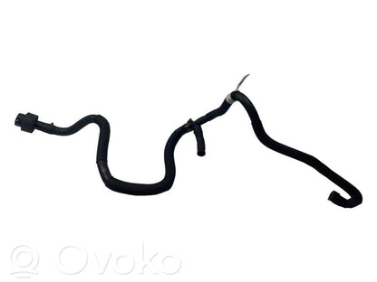 Caurulīte (-es) / šļūtene (-es)