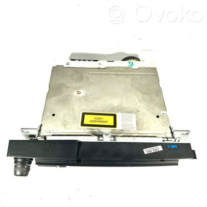 Radio / CD/DVD atskaņotājs / navigācija