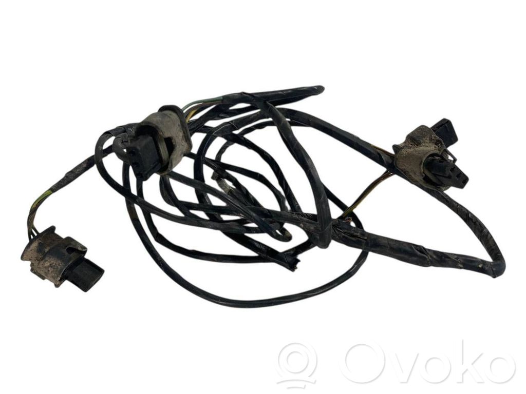 Parkošanas (PDC) sensoru vadu instalācija