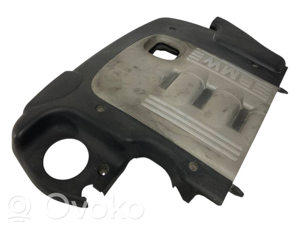 Engine cover (decorative trim)