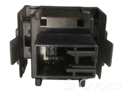 Headlight leveling switch