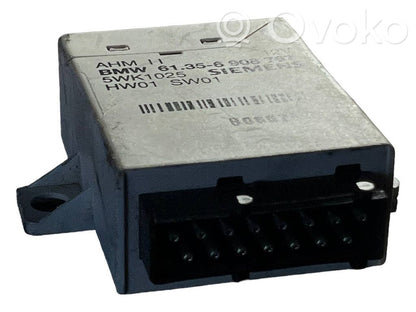 Piekabes āķa vadības bloks