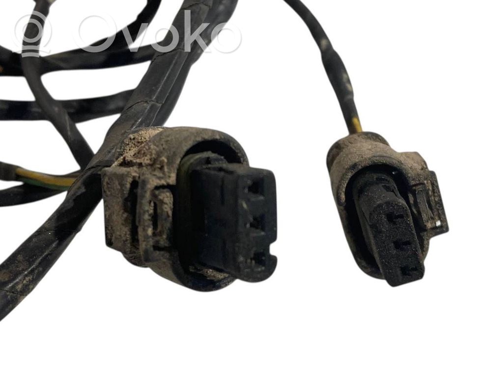 Parkošanas (PDC) sensoru vadu instalācija