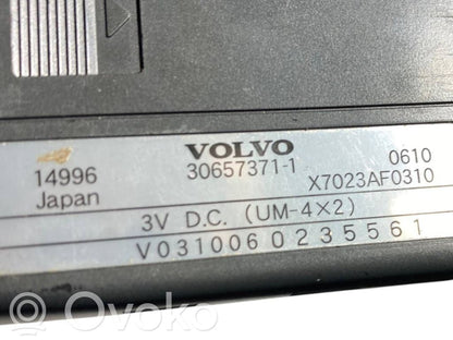 Radio / CD/DVD atskaņotājs / navigācija