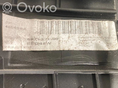 (A) statņa dekoratīvā apdare