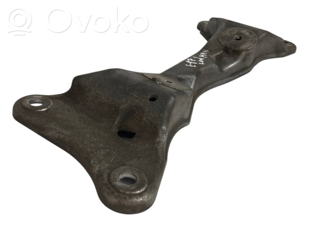 Pārnesumkārbas stiprinājuma kronšteins