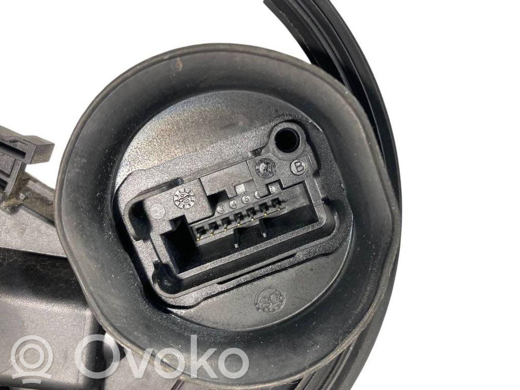 Aizmugurē slēdzene