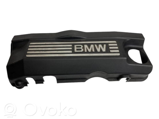 Dzinēja pārsegs (dekoratīva apdare)