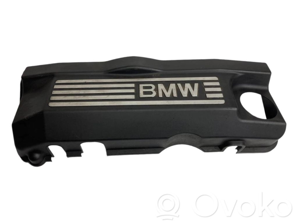 Dzinēja pārsegs (dekoratīva apdare)