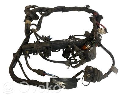 Dzinēja vadu instalācija