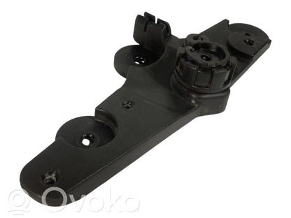 Dzinēja pārsega attaisīšanas rokturītis