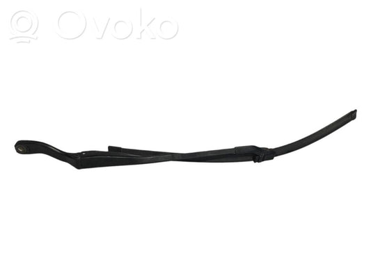 Priekšējā loga tīrītāja kājiņa