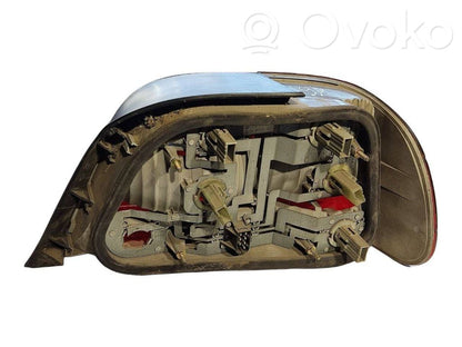 Aizmugurējais lukturis virsbūvē