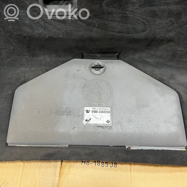 Декоративная накладка на крышку багажника (комплект)