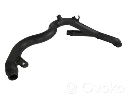 Caurulīte (-es) / šļūtene (-es)