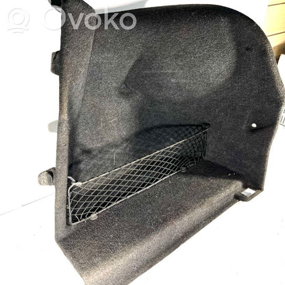 Bagāžnieka sānu apakšējās apdares panelis