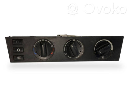 Air conditioning / climate control / interior heating control unit (in the passenger compartment)