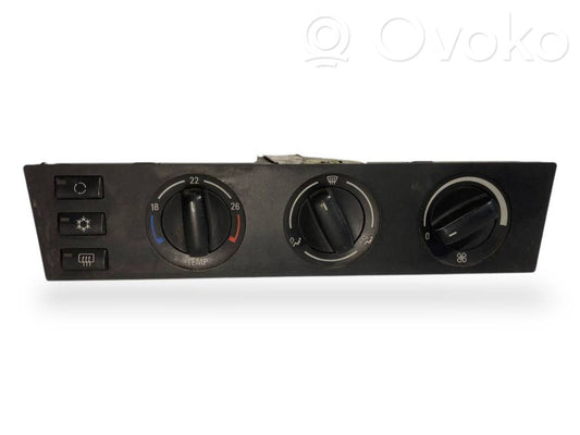 Air conditioning / climate control / interior heating control unit (in the passenger compartment)