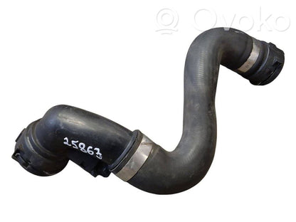 Caurulīte (-es) / šļūtene (-es)