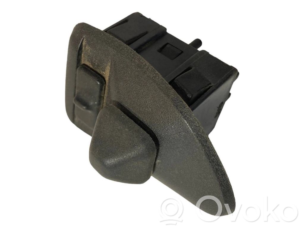 Sānu spoguļu slēdzis