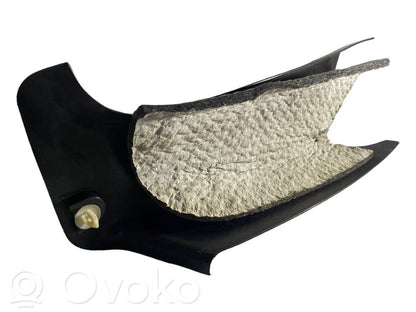 (C) statņa dekoratīvā apdare