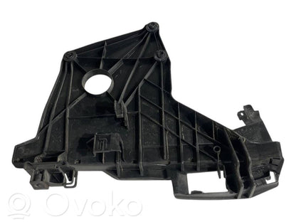 Priekšpusē turētājs / kronšteins ārējam atvēršanas rokturim