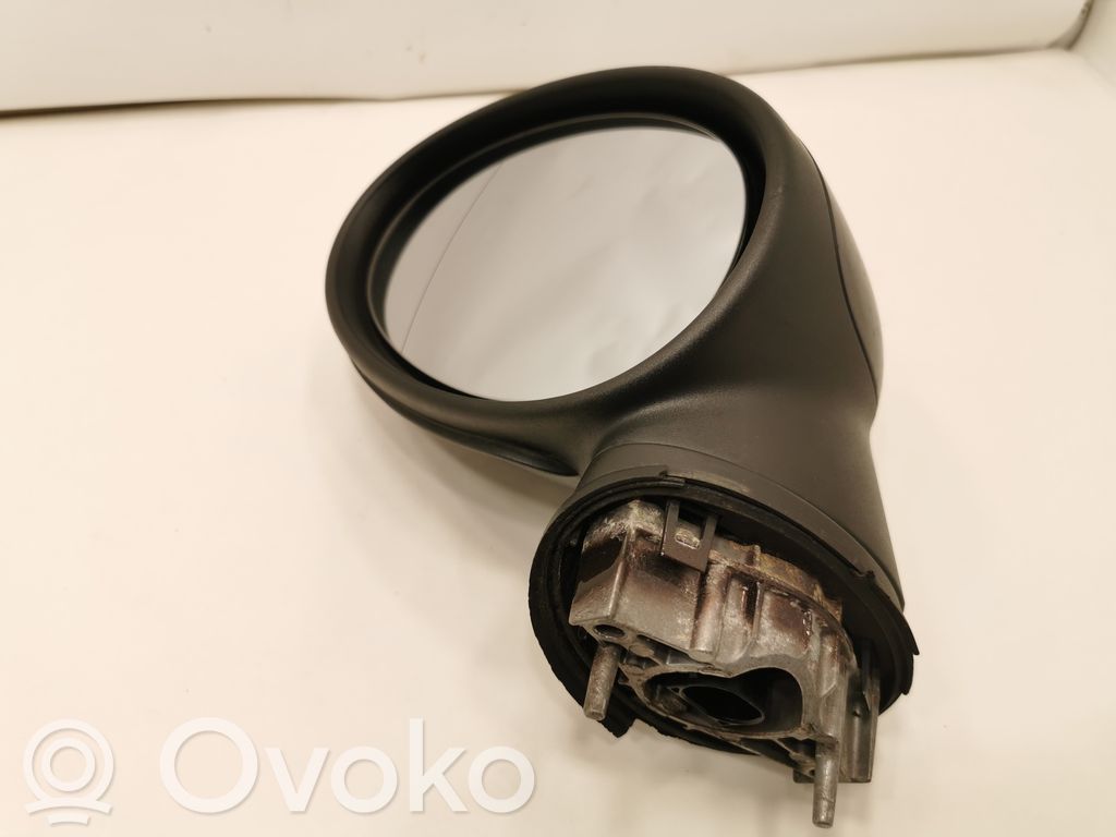Mirror (electrically controlled)