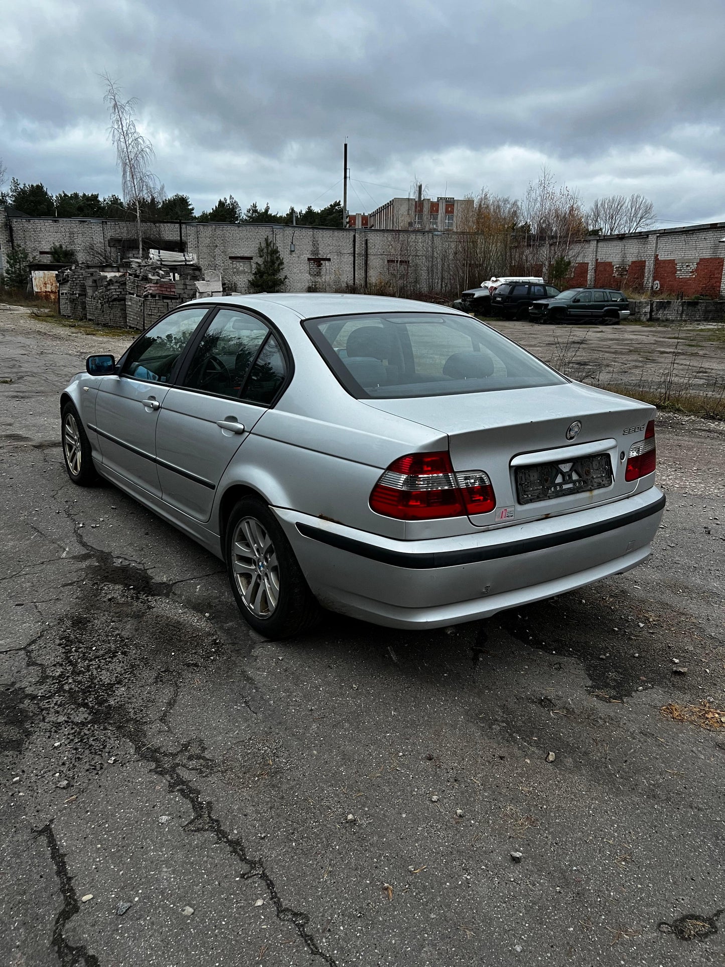 BMW 320 2002.G. rezerves daļas