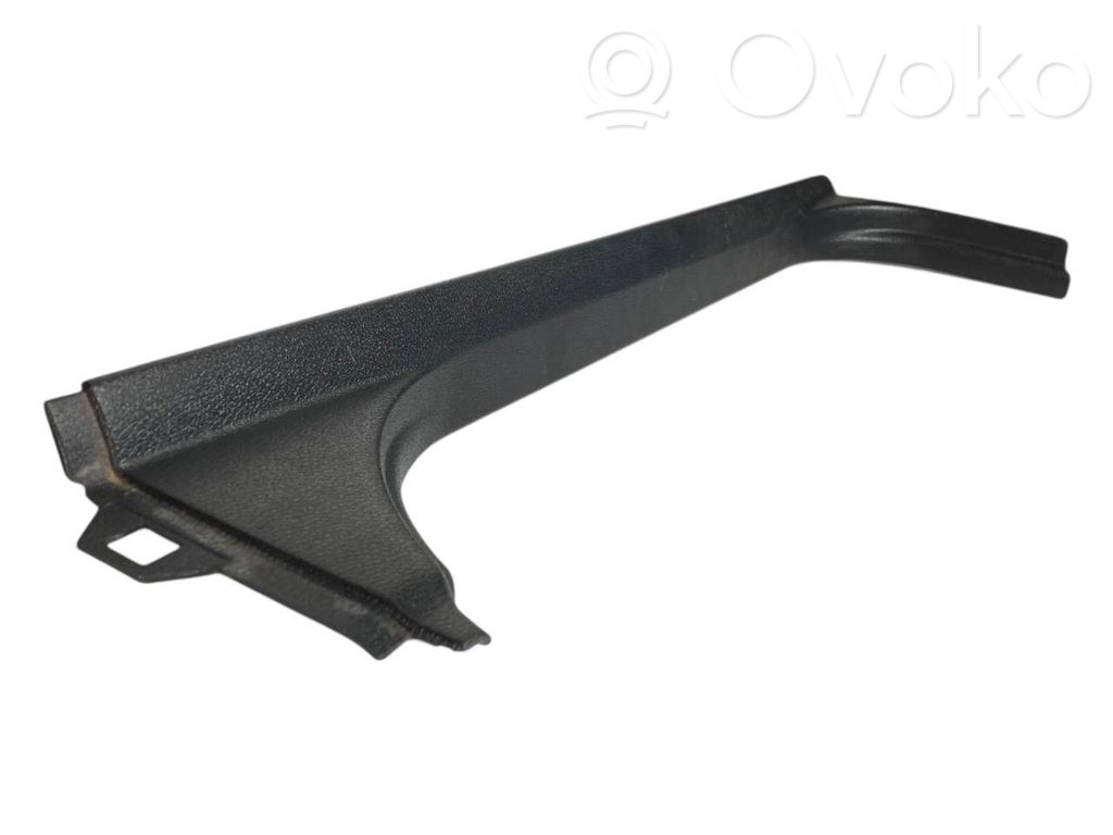 Priekšējā sliekšņa dekoratīvā apdare (iekšējā)