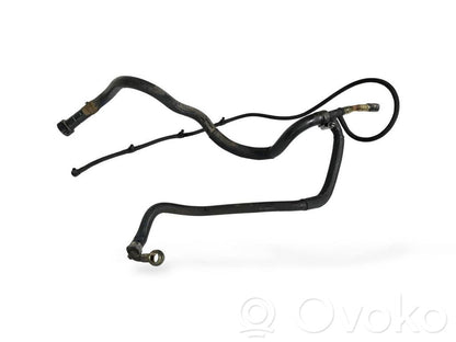Caurule (-es) / šļūtene (-es)