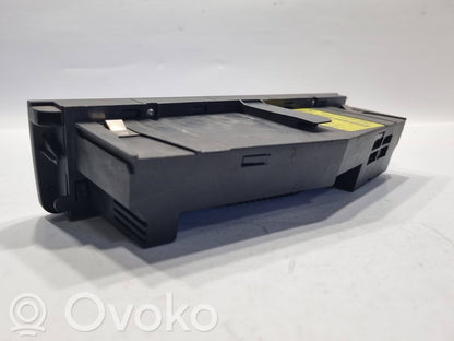 Air conditioning / climate control / interior heating control unit (in the passenger compartment)