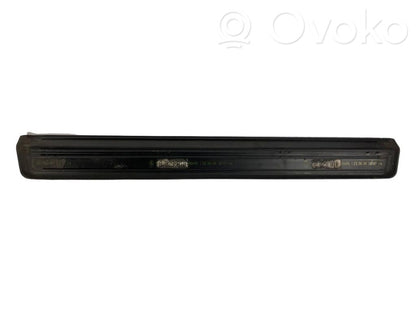 Priekšējā sliekšņa dekoratīvā apdare (iekšējā)