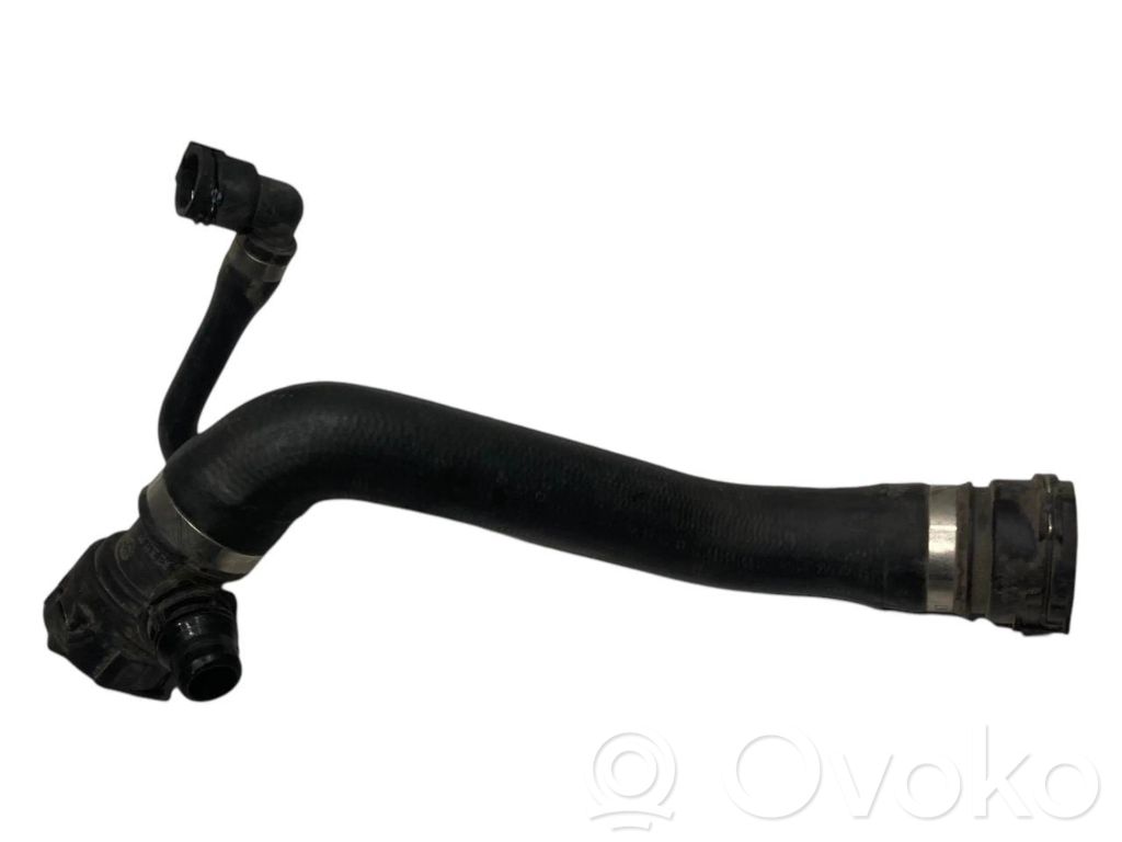 Caurulīte (-es) / šļūtene (-es)