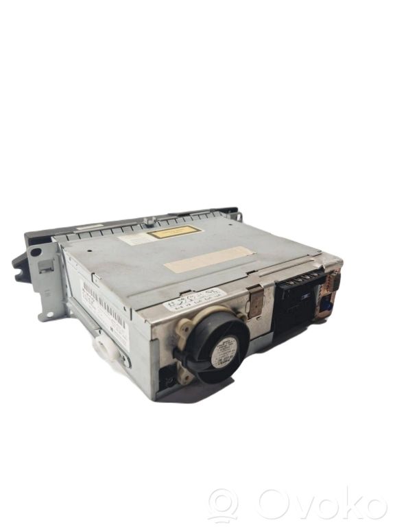 Радио / CD/DVD-плеер / навигация