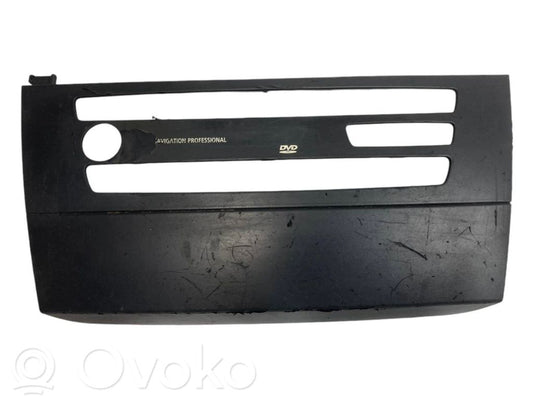 Radiouztvērēja / navigācija dekoratīvā apdare