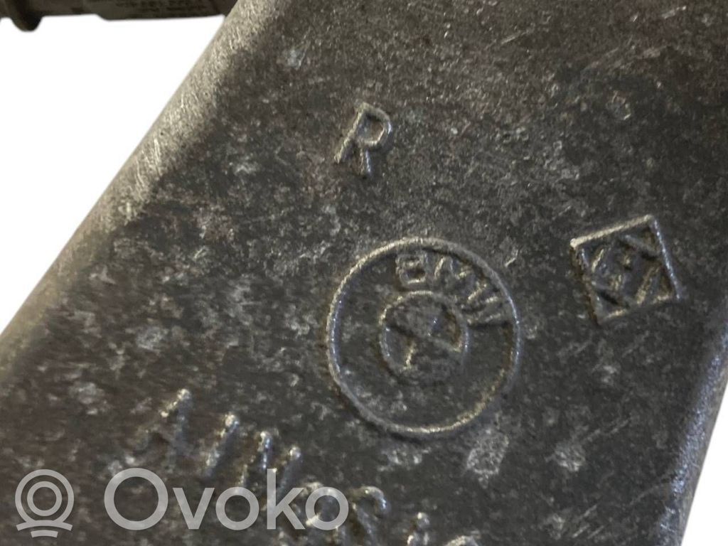 Priekšējā riteņa rumbas vārpstas šarnīrs (stupica, capfa)