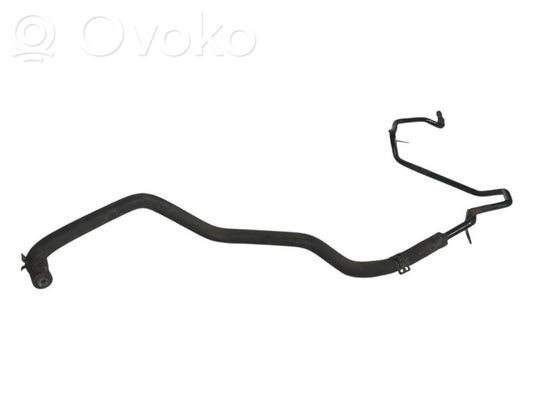 Caurulīte (-es) / šļūtene (-es)